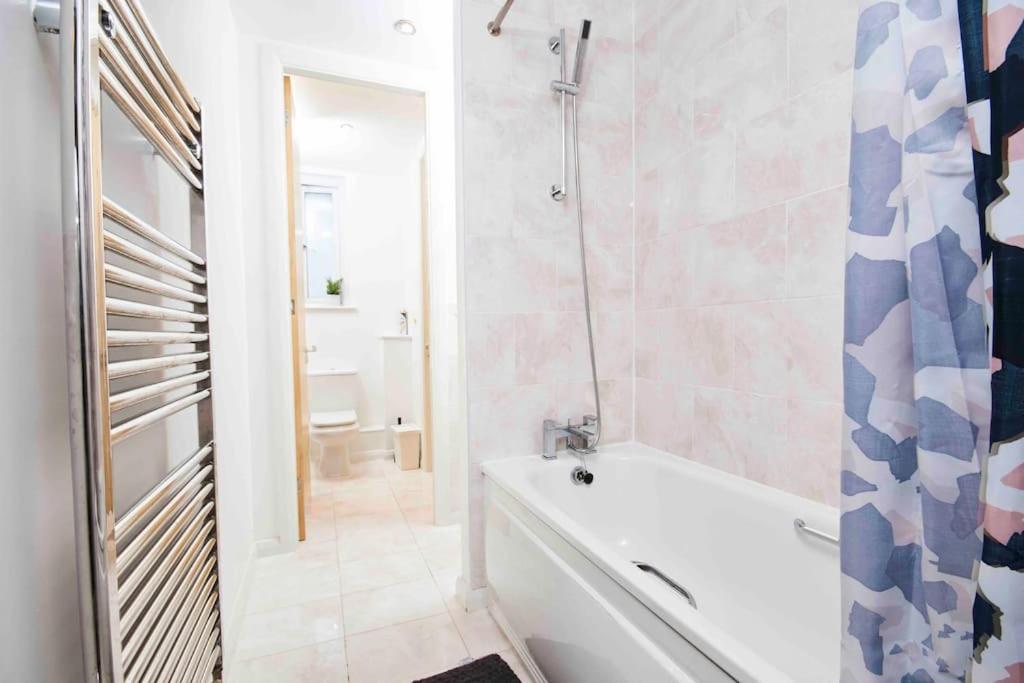 Dellehomes- Free Parking, Wfh, Family-Friendly Μάντσεστερ Εξωτερικό φωτογραφία